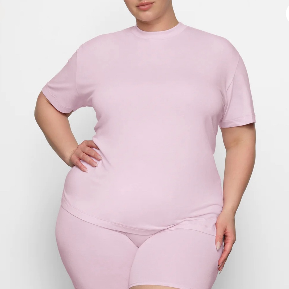 SKIMS BOYFRIEND TSHIRT